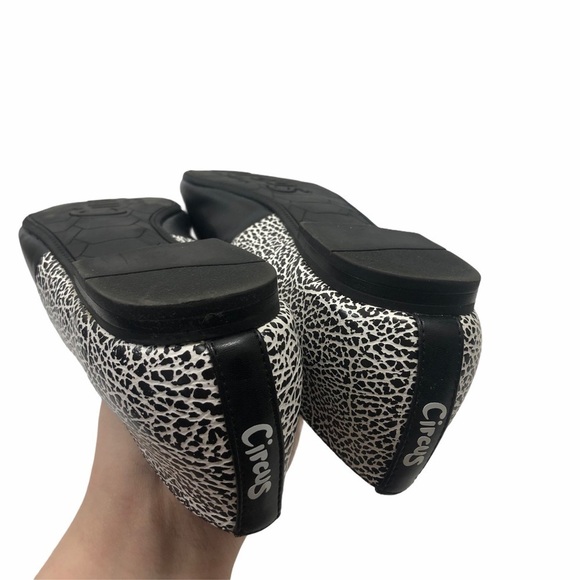 Circus by Sam Edelman Ellissa Pointed Toe Flat 7.5 Crackle Print Black White - Picture 11 of 12